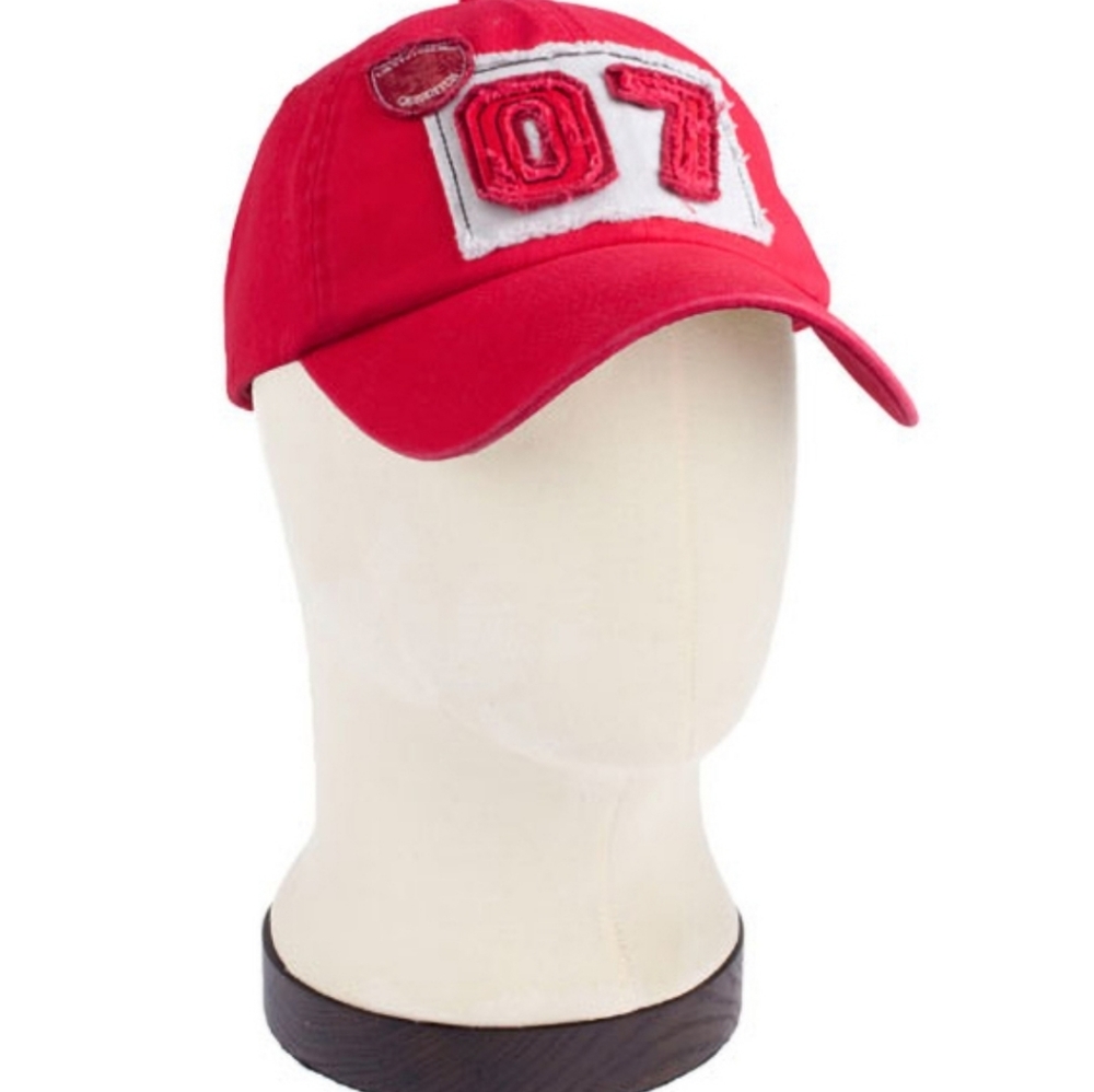 Wizarding World Of HarryPotter Gryffindor 07 Cap Universal Studios NWT